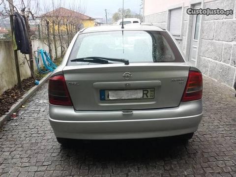 Opel Astra 5 portas - 99