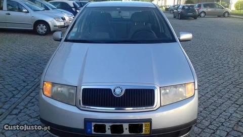 Skoda Fabia 1.4 5P 16V Impecácel - 02
