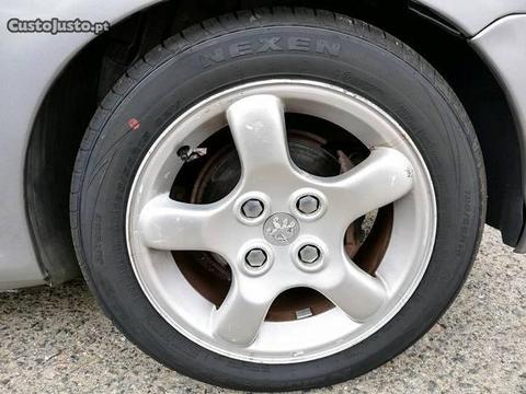 Jantes 15 foudre Peugeot 206 gti c pneus