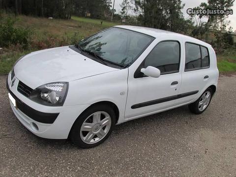 Renault Clio 1.5 DCI - 05