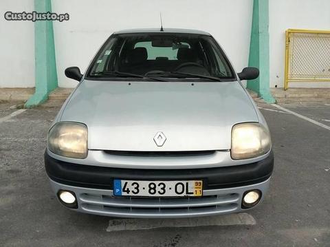 Renault Clio 1.2 A/C. D/A - 99