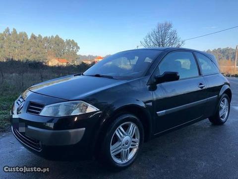 Renault Mégane 1.5 DCI 3 Portas - 03