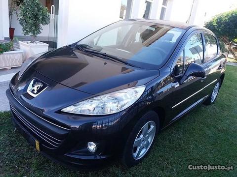 Peugeot 207 1.4 16 V Se 200 Anos - 10