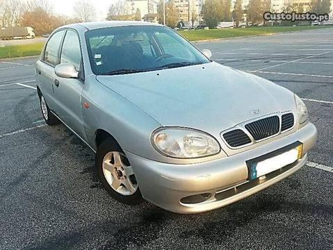 Daewoo Lanos 1.4 Sport c/AC - 01