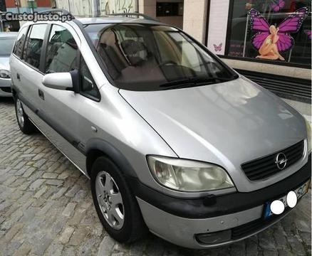 Opel Zafira 2.0 DTI - 01