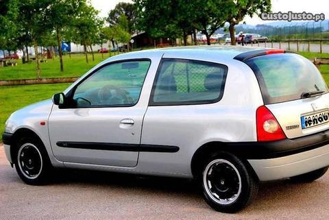 Renault Clio 1.9d - 99