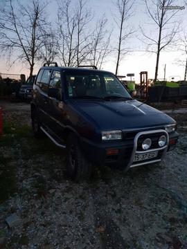 Nissan Terrano 2.7 - 94