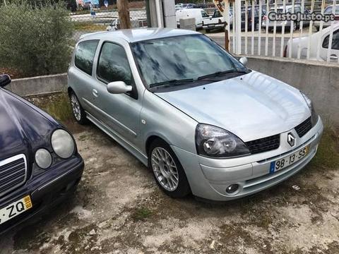 Renault Clio 1.5 dci - 01