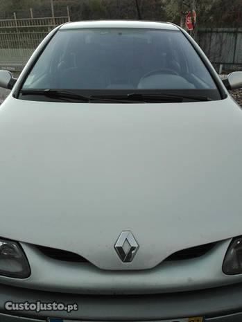 Renault Laguna 1.6dinamic - 01
