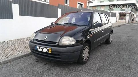 Renault Clio 1.2i A/C 5 portas - 99