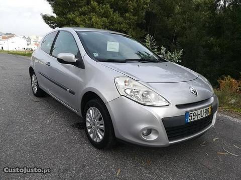 Renault Clio 1.2 100CV Poucos km - 09