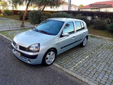 Renault Clio 1.2 16v 80mil klm - 01