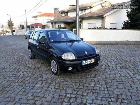 Renault Clio 1.2 160000 kms - 01