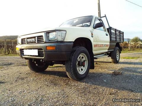 Toyota Hilux 2.4D 4x4 3 Lugares - 92