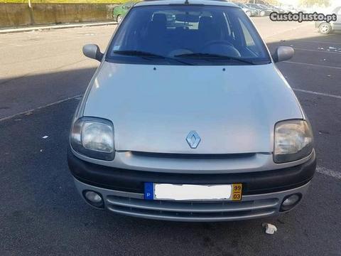 Renault Clio 1.4 Gasolina - 99