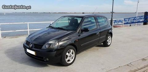 Renault Clio 1.5DCi C.Authentique - 02