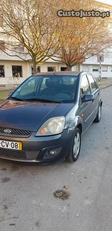 Ford Fiesta 1.2i poucos kms - 07