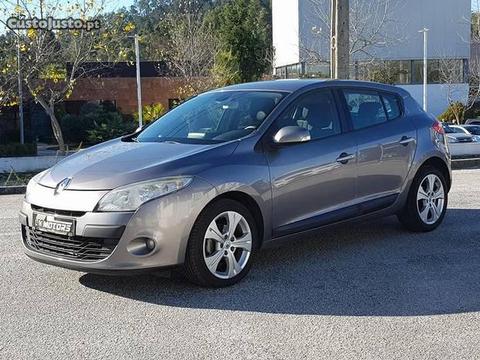 Renault Mégane 1.5 DCI DynamiqueS - 11