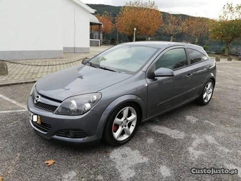 Opel Astra GTC 1.9 CDTI 150 Cv - 06
