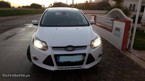 Ford Focus Titanio - 13