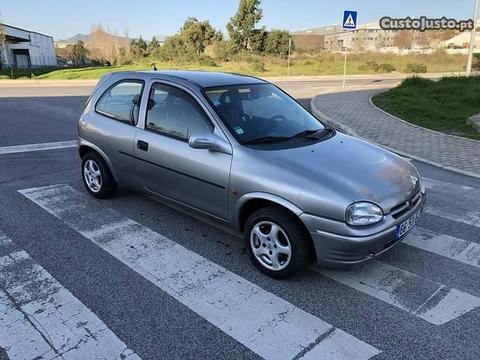 Opel Corsa 5 lugares - 96