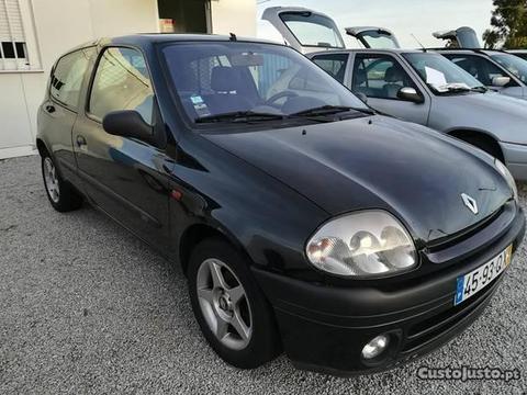 Renault Clio 1900 D - 00