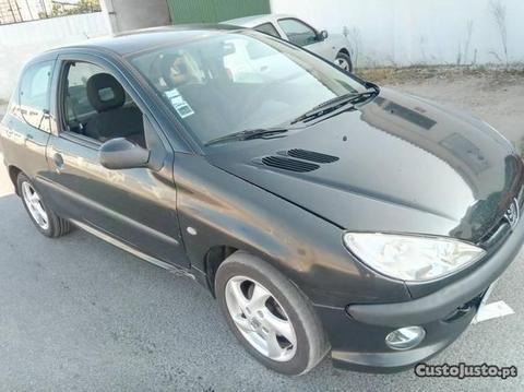 Peugeot 206 2.0HDI xs c/A.C. 06 - 01