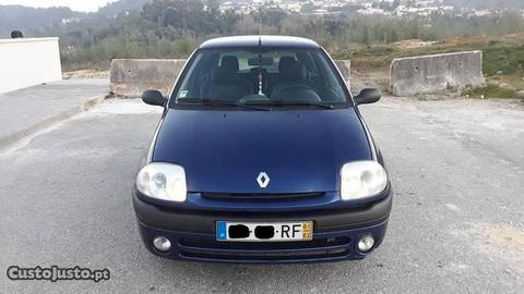 Renault Clio 1.4 16v c/ac - 01