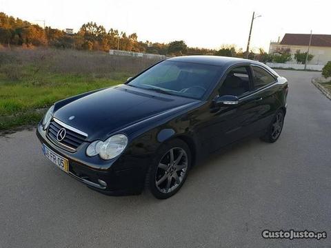 Mercedes-Benz C 220 Coupé - 02