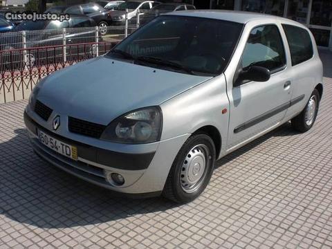 Renault Clio 1.5 DCi - 02