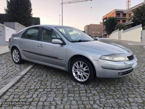 Renault Laguna 1.9Dci - 01