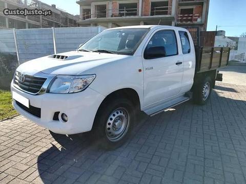 Toyota Hilux 2.5D 4WD 3Lugares - 14