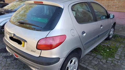 Peugeot 206 1.4i de 2000 para peças