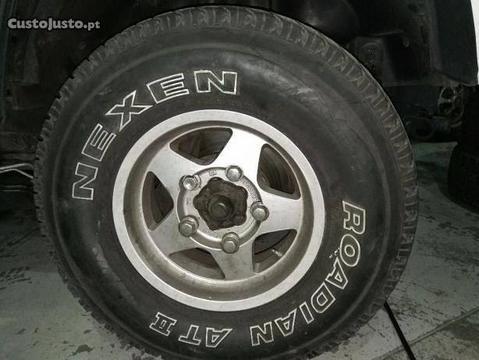 Jantes e pneus furação Land Rover