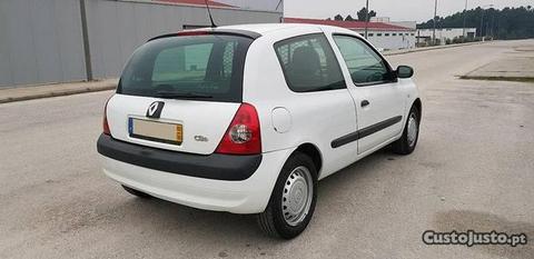 Renault Clio comercial - 03