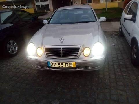 Mercedes-Benz CLK 200 Avangarde - 01