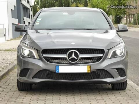 Mercedes-Benz CLA 200 136CV Urban Nacional - 14