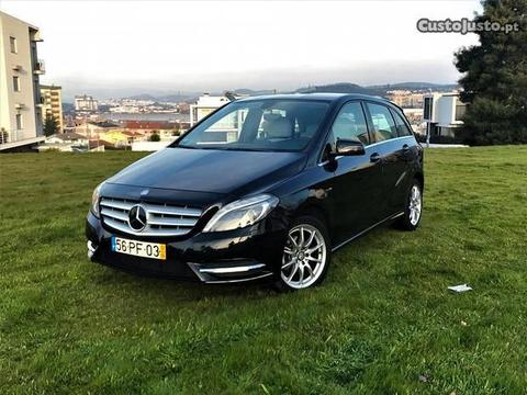 Mercedes-Benz B 180 CDI-AVANTGARD-NOVO - 12