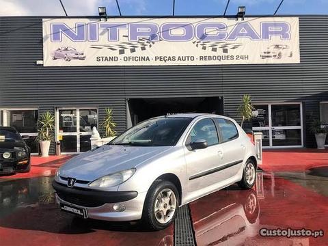 Peugeot 206 1.1 C/ Extras - 00