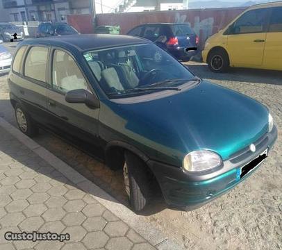 Opel Corsa 1.0cc 3 cilindros - 97