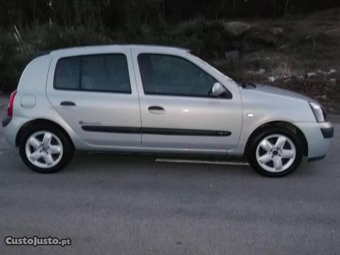 Renault Clio BILLABONG - 03