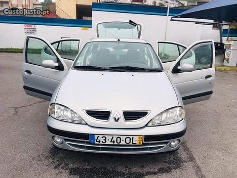 Renault Mégane 1.4 16V com 137 mil Kms - 99