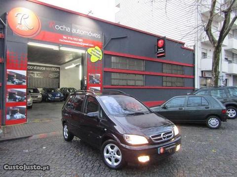 Opel Zafira 2.0 DTi AC 7 Lugares - 04