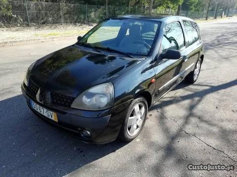 Renault Clio 2 fase 2 - 02