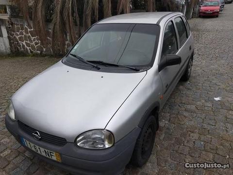 Opel Corsa 1.0cc - 99