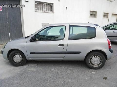 Renault Clio 1.5 DCI - 03