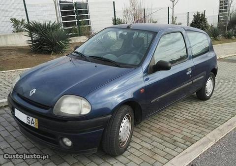 Renault Clio 1.5dci - 01