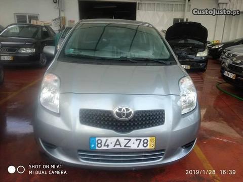 Toyota Yaris 1.2 Impecável - 05