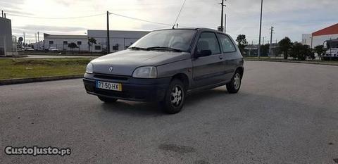 Renault Clio 1.9D - 97