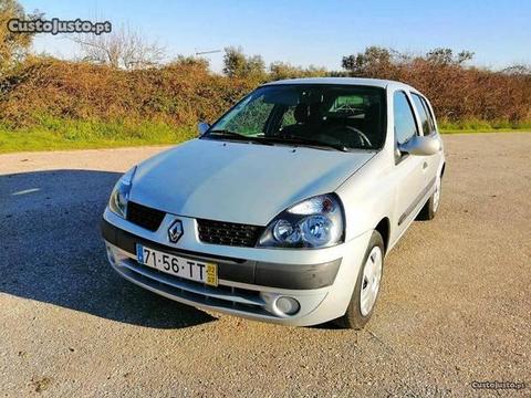 Renault Clio 1.2 - 02